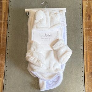 True Baby Plush 3-Piece Hat Bootie Blanket Baby Gift Set